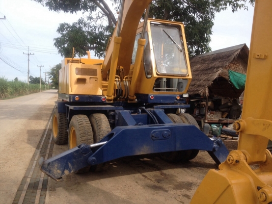 รถแมคโครล้อยาง pw100-2 2เพลา สภาพสวย ขายแล้วคะ!!