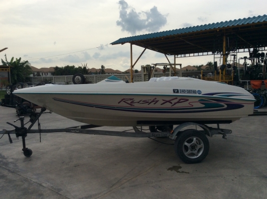 WWW.ByRin29.COM เรือ Rush XP JET Boat เครื่องMercruiser Sport Jet Oil Injection 120 แรงม้า 2 จังหวะ ขนาด 14 ฟุต นำเข้าจากประเทศญี่ปุ่น พร้อมใช้งาน