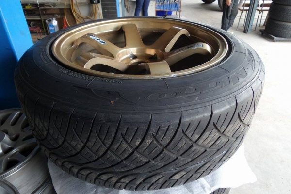 ขายยางยีราฟ**NITTO nt420s  235/55r  18  ปี 10