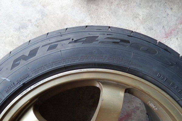 ขายยางยีราฟ**ติดแม็กญี่ปุ่น yokohama 285/55r 18