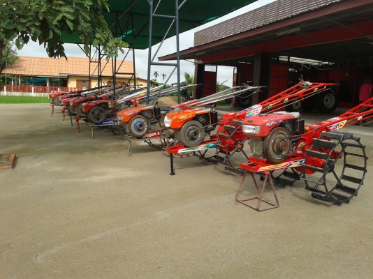 รถไถนาเดินตาม