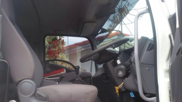 ขายดาว์นหัวลาก ISUZU 360 แรง ปี 56 ไมล์ 4x,xxx ส่งต่อ 50 งวด ๆ ละ 5x,xxx กสิกรลิสซิ่ง