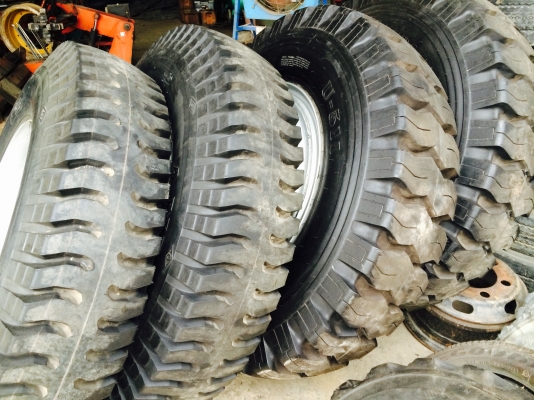 ยางรถเครน12.00-24 18PR  รถยกตู้ หรือรถบรรทุก งานเหมือง รถตัก