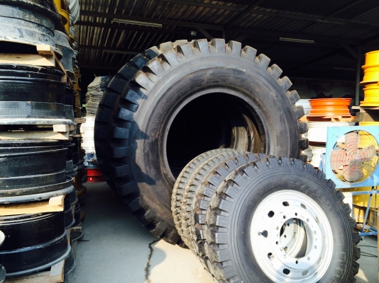 ยางรถเครน12.00-24 18PR  รถยกตู้ หรือรถบรรทุก งานเหมือง รถตัก