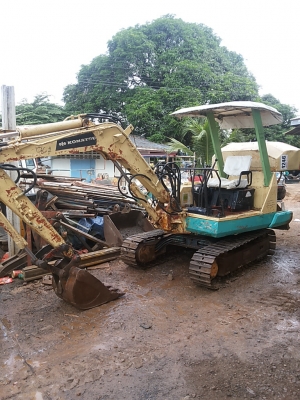 ขายรถแบ็คโฮ KOMATSU  pc30-3 รถเก่านอก มีเอกสารแจ้งจำหน่าย สภาพเดิม มาก น่าใช้งาน