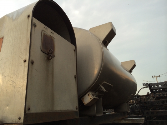 ขายถังน้ำมัน 1800 ลิตร สภาพสวย ของนอก