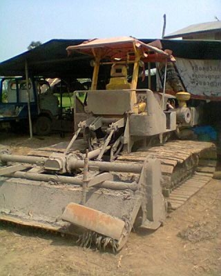 ขายรถคีบอ้อยเบลไทยทำเครื่องด้อย 4สูบ สภาพสวยพร้อมใช้ ราคาต่อรองได้ ติดต่อได้ที่คุณ อ๊อฟ พิจิตร 086-737-9991