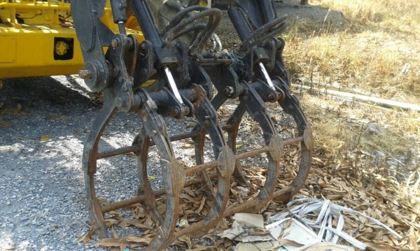 ขายรถคีบอ้อยเบลไทยทำเครื่องด้อย 4สูบ สภาพสวยพร้อมใช้ ราคาต่อรองได้ ติดต่อได้ที่คุณ อ๊อฟ พิจิตร 086-737-9991