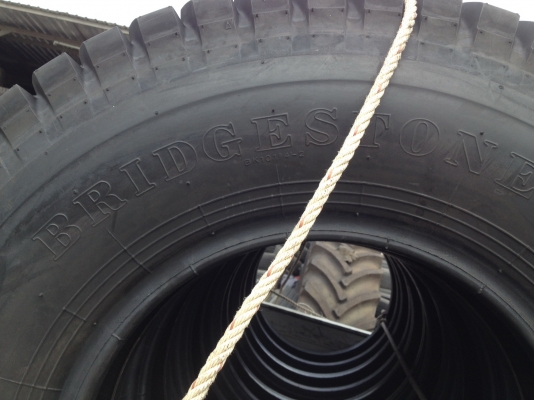 ยางใหม่ 1100-20 BRIDGESTONE ขายถูกๆมี 7เส้น ยางใหม่ 1100-20 BRIDGESTONE ขายถูกๆมี 7เส้น