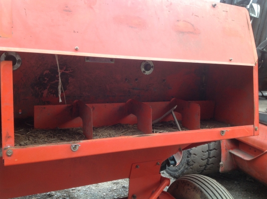 ขายเครื่องอัดฟางมือสอง ของ KUBOTA HB130 PLUS