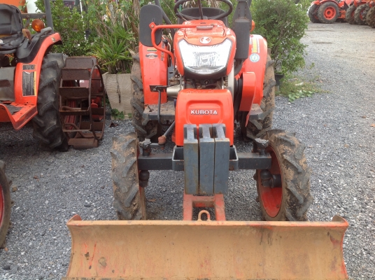 ขายรถไถนั่งขับมือสอง+ใบมีดหน้า สภาพดีมากๆ ขายรถไถนั่งขับมือสอง+ใบมีดหน้า สภาพดีมากๆ