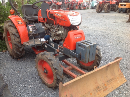 ขายรถไถนั่งขับมือสอง+ใบมีดหน้า สภาพดีมากๆ ขายรถไถนั่งขับมือสอง+ใบมีดหน้า สภาพดีมากๆ