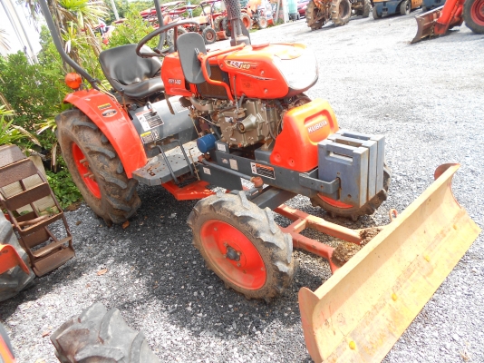 ขายรถไถนั่งขับมือสอง+ใบมีดหน้า สภาพดีมากๆ ขายรถไถนั่งขับมือสอง+ใบมีดหน้า สภาพดีมากๆ