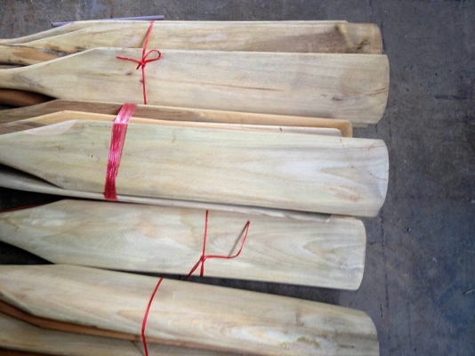 ไม้พายเรือ คุณภาพดีราคาไม่แพง มี 2 ขนาด คือความยาว 1.5 เมตร กับ 1 เมตร