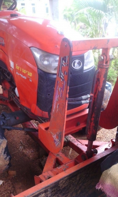 ขายรถไถคูโบต้าL36 พร้อมอุปกรณ์ครบ  โรตารี่ ผานหลัง ใบดันหน้า ทำงาน9&times;&times; ชม. เครื่องดี สภาพร้อมใช้งาน เล่มทะเบียนพร้อม
