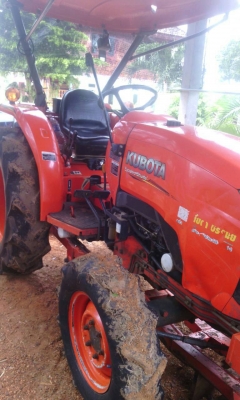 ขายรถไถคูโบต้าL36 พร้อมอุปกรณ์ครบ  โรตารี่ ผานหลัง ใบดันหน้า ทำงาน9&times;&times; ชม. เครื่องดี สภาพร้อมใช้งาน เล่มทะเบียนพร้อม