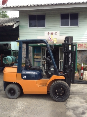 +++ ขายรถโฟล์คลิฟท์  TOYOTA 7FG30  ขนาด 3 ตัน  (รถนอก) เครื่องยนต์เบนซิน + แก๊ส (อุปกรณ์ใหม่ )  เสา 3 เมตร  เกียร์ธรรมดา  งา 1,070  มม.  ยางตันใหม่  *** สนใจรายละเอียด  ราคา คุยได้ครับโทร. 081-659-7598 ครับ ***