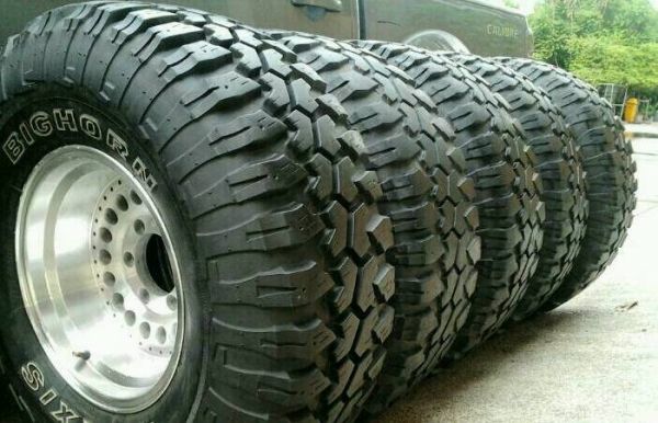 ขายยาง Mud 33R15 ห้าเส้น สภาพพร้อมใช้