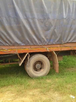 หกล้อยาว6.50เมตรเครื่อง185ยังไม่ลงเล่มใบคุมมีเบรคลมดูดยาง100