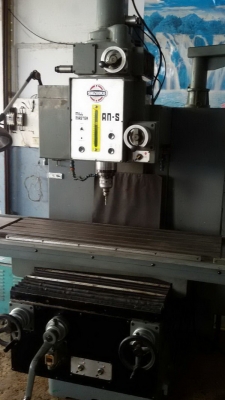 ขายเครื่อง NC MILLING SHIZUOKA FANUC 11M สภาพดี แผงคอนโทรลสวยมาก หัว NT40 ถอดทูลแบบกดปุ่ม เปลี่ยนทูลง่ายมาก SPEED 3,600 RPM. ระยะวิ่งกัดงาน X,Y = 800X400 mm. ลิ้งโปรแกรม RS232 ได้ ใช้งานได้ดีปกติ ขายถูก ๆ ติดต่อ เล็ก 086-3237681