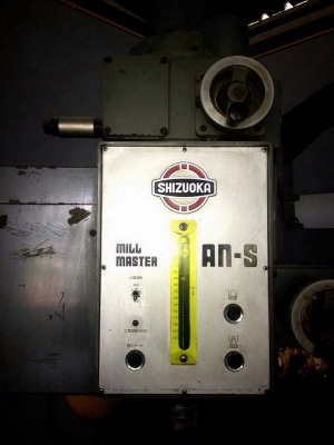 ขายเครื่อง NC MILLING SHIZUOKA FANUC 11M สภาพดี แผงคอนโทรลสวยมาก หัว NT40 ถอดทูลแบบกดปุ่ม เปลี่ยนทูลง่ายมาก SPEED 3,600 RPM. ระยะวิ่งกัดงาน X,Y = 800X400 mm. ลิ้งโปรแกรม RS232 ได้ ใช้งานได้ดีปกติ ขายถูก ๆ ติดต่อ เล็ก 086-3237681