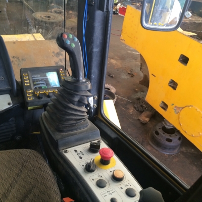 ขายรถบดสั่นสะเทือน BOMAG รุ่นSW-226 DH-4 ขนาด 26 ตัน สภาพพร้อมใช้งานทันที มีเอกสารจดทะเบียน