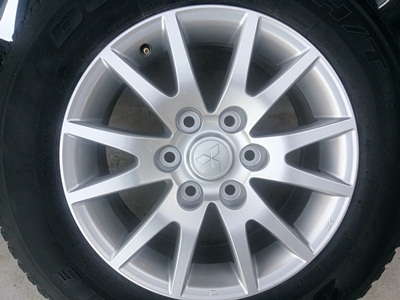 ขายล้อแม็กMitsubishi Pajero 17 พร้อมยาง 4 ล้อ ขายล้อแม็กMitsubishi Pajero 17 พร้อมยาง 4 ล้อ