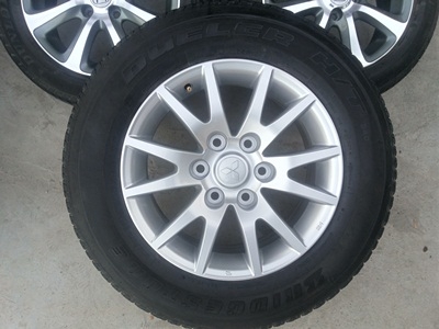 ขายล้อแม็กMitsubishi Pajero 17 พร้อมยาง 4 ล้อ ขายล้อแม็กMitsubishi Pajero 17 พร้อมยาง 4 ล้อ