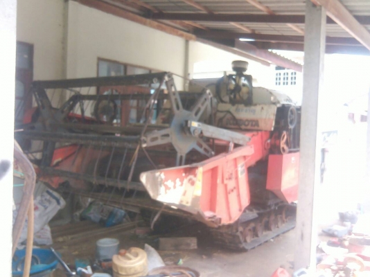 รถเกี่ยวนวดข้าว คูโบต้าDC60 พร้อมเทนเลอร์พ่วง พร้อมใช้งานราคาถูกๆ