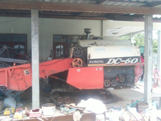 รถเกี่ยวนวดข้าว คูโบต้าDC60 พร้อมเทนเลอร์พ่วง พร้อมใช้งานราคาถูกๆ