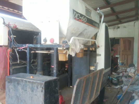 รถเกี่ยวนวดข้าว คูโบต้าDC60 พร้อมเทนเลอร์พ่วง พร้อมใช้งานราคาถูกๆ