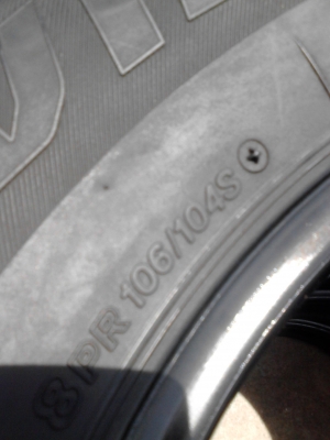 195R15C BRIDGE STONE DURAVIS R611  ปี 2012  ชุด 4 เส้น TEL.081-427-3941