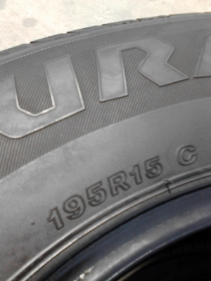 195R15C BRIDGE STONE DURAVIS R611  ปี 2012  ชุด 4 เส้น TEL.081-427-3941