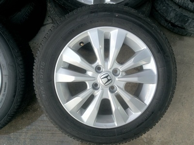 ขายล้อแม็กHONDA CITY ขอบ15 พร้อมยางปี13 4 ล้อ