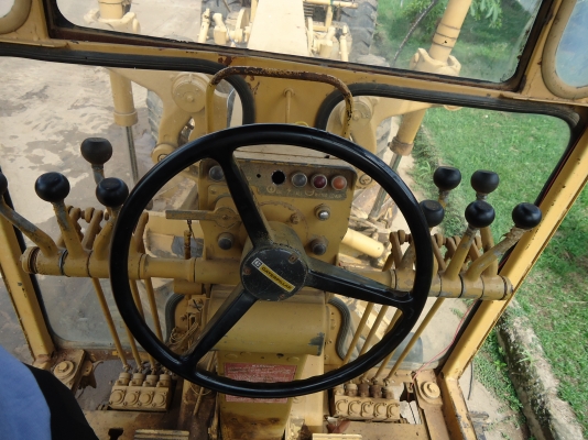 ขายรถเกรด CATERPILLAR 140G S/N 72V02XXX  สภาพพร้อมใช้งาน