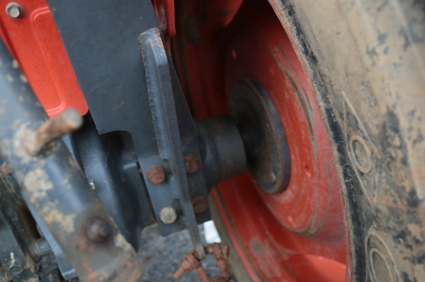 KUBOTA L3608 พร้อมใบมีดติดตัวรถ พร้อมผาน 4 ตราช้างมือสองเอาไปเลย