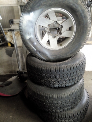 ขายแม็ก+ ยาง 6 รู ห้าวงครับ กับ 6 รู สี่วงครับ ขอบ 15 ถอดจากกะบะอีซูซุ