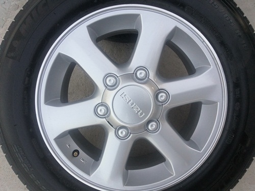 ขายล้อแม็กISUZU GOLD series 16 พร้อมยาง 4 ล้อ ขายล้อแม็กISUZU GOLD series 16 พร้อมยาง 4 ล้อ