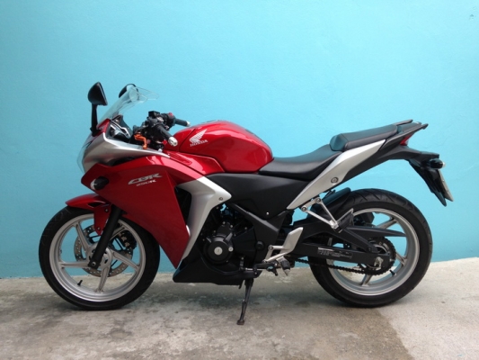 Honda CBR250i ปี 2554 ราคา 64,000 บาท Honda CBR250i ปี 2554 ราคา 64,000 บาท