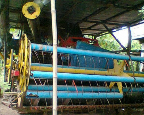 ***ขายแล้วครับขอบคุณ Truck2hand ขายรถเกี่ยวข้าวแบบอุ้ม ไทยเส็งยนต์ "เดี่ยวทรนง"ปี48 วางเครื่อง HINO JO8C Bo 250HP อุ้ม2.5ตัน ตัวเดิน12HT ปั้มไดกิ้น23 เครื่องแน่น แห้ง แรงดี ช่วงล่าง60\% แทร็ก โซ่ โรลเลอร์ ระบบครบ ช่วงล่างต้องเก็บครับ บอดี้ยังสวย