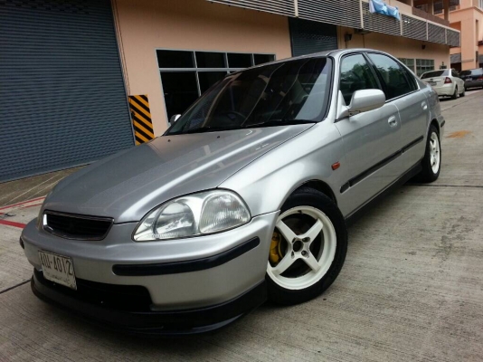 ขายรถสวย CIVIC EK ปี97 ตัวTOP AIRBAG ABS  เจ้าของขายเอง  เครื่องVTEC D16Y8  วิ่งดี ไม่มีสะดุด ระบบเกียร์ดี สมบูรณ์ ค้ำโช็คCUSCO   ช่วงล่างแน่นหนึบ  ล้อLENSO ลายบวก 15"  ยางYOKOHAMA แก้มสวย ดอกเต็ม  ลิ้นหน้าMUGEN  แอร์เย็นฉ่ำ  กระจกไฟฟ้าใช้ได้ครบ  เคร