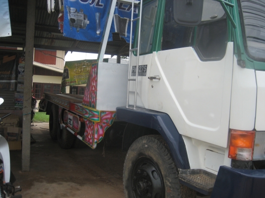 2 เพลา  195 แรง   ราคา  750.000  บาท