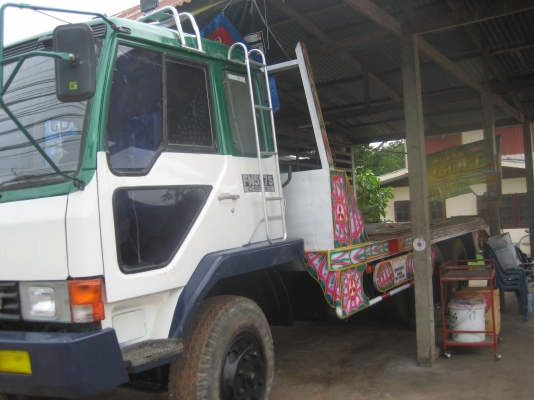 2 เพลา  195 แรง   ราคา  750.000  บาท