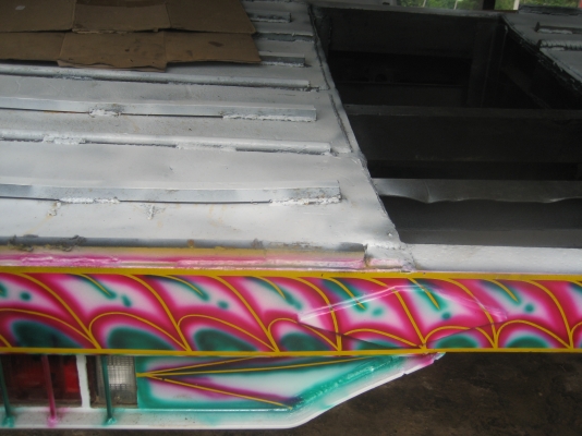 2 เพลา  195 แรง   ราคา  750.000  บาท