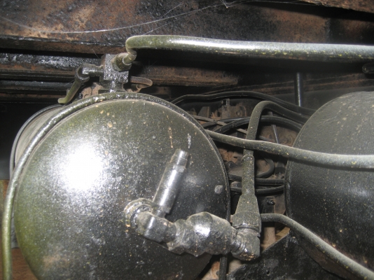 2 เพลา  195 แรง   ราคา  750.000  บาท