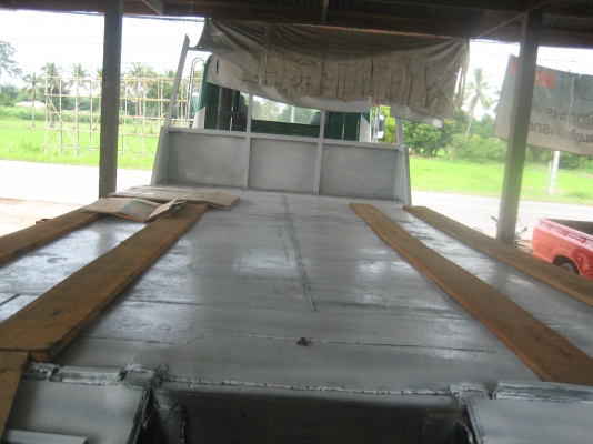 2 เพลา  195 แรง   ราคา  750.000  บาท