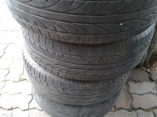 แม็กขอบ 17 นิ้วพร้อมยาง 7500 บาท 5 รูกับ 4 รู