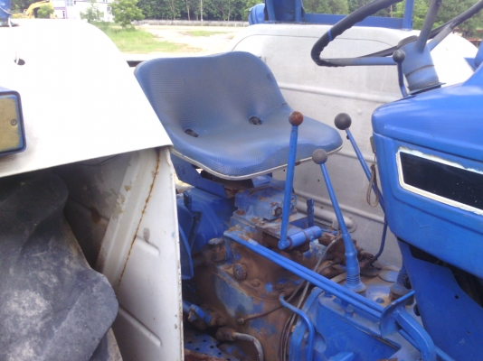 ขายด่วน รถไถฟอร์ด 6610 แบบ 2 เพลา