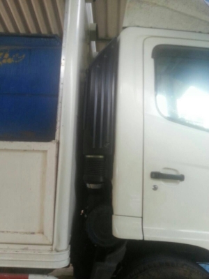 รถฮีโน่ 6 ล้อ ( ไม่ดั้ม ) 150 แรงม้า. ปี 50 สนใจติดต่อ 081 - 6079515 รถฮีโน่ 6 ล้อ ( ไม่ดั้ม ) 150 แรงม้า. ปี 50 สนใจติดต่อ 081 - 6079515