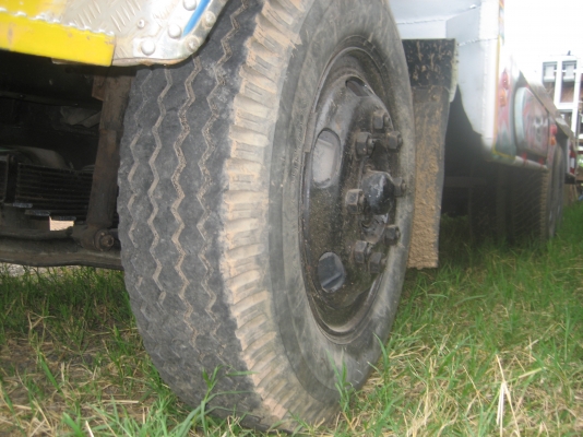 เครื่อง  165 แรง  เพลาเดียว    600,000  บาท